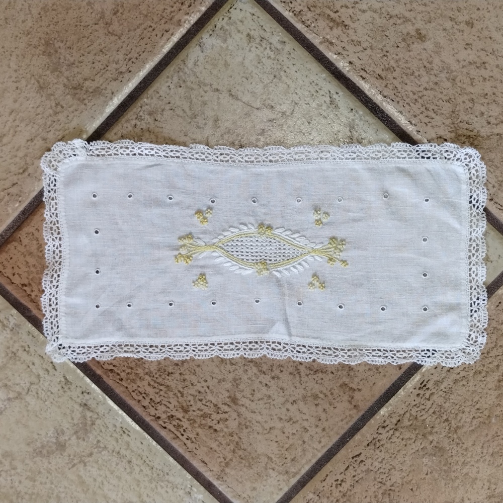 Small Dresser Scarf